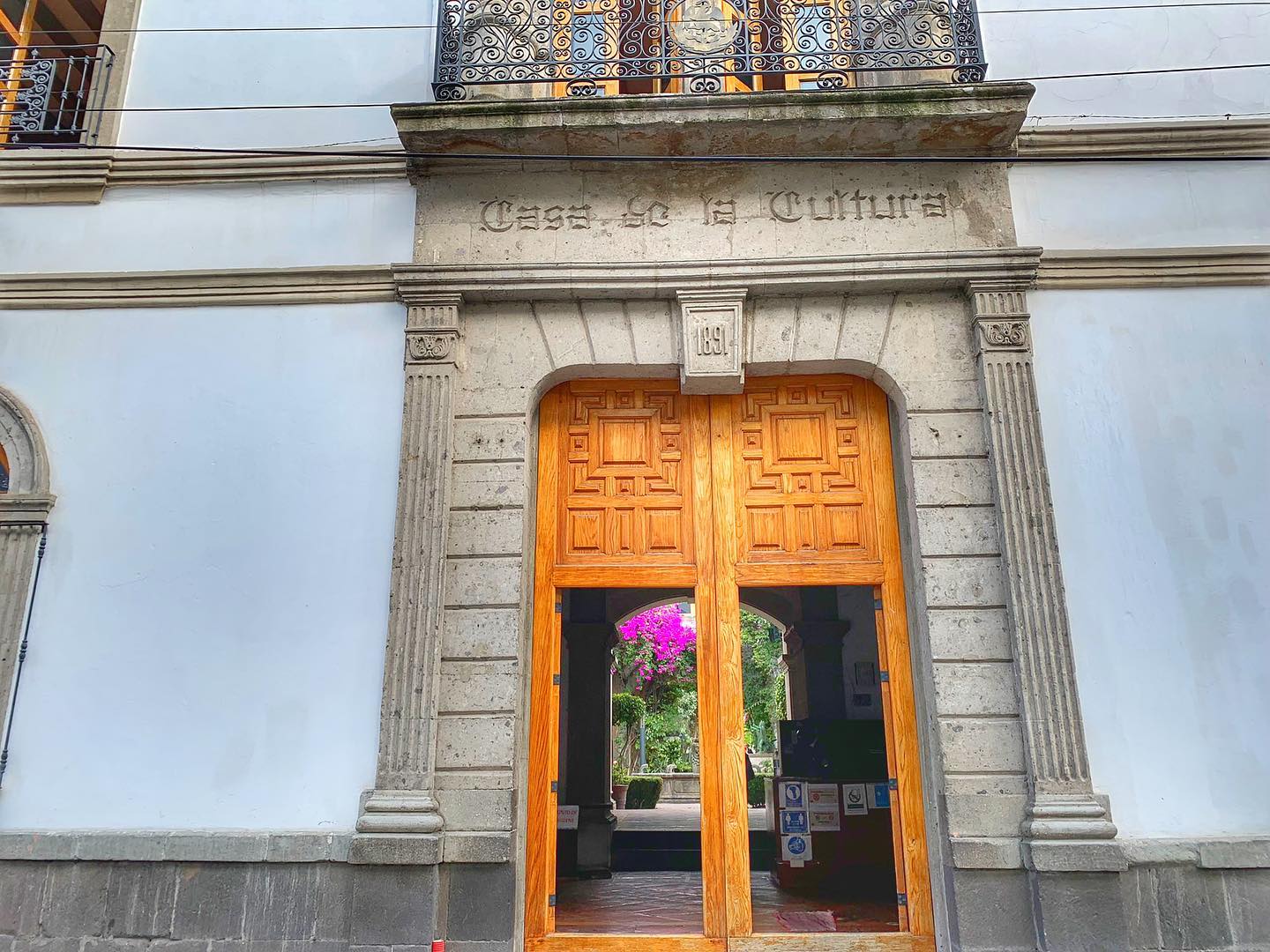 The Casa de Cultura Azcapotzalco in the Center of the Neighborhood