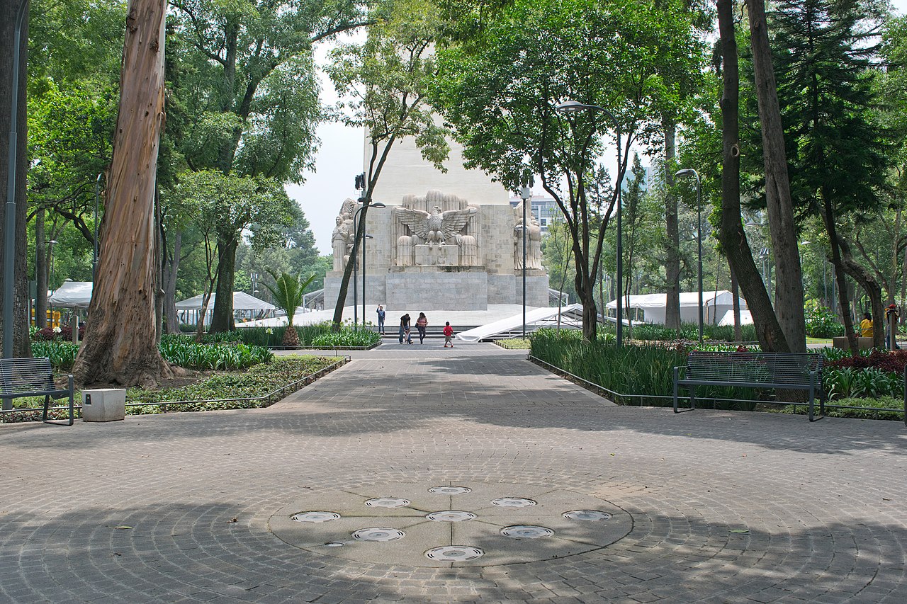 La Bombilla Park and Monument