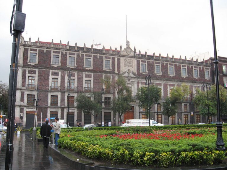 Nacional Monte de Piedad/ Palacio de Axayácatl