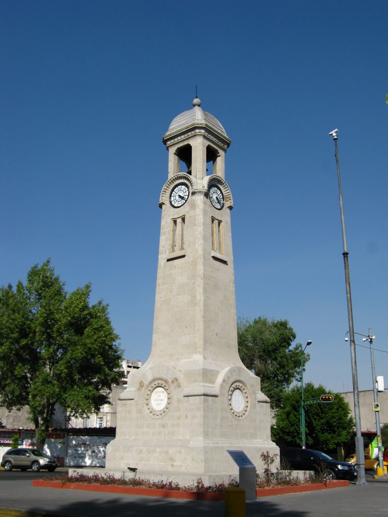 Chinese Clock on Bucareli
