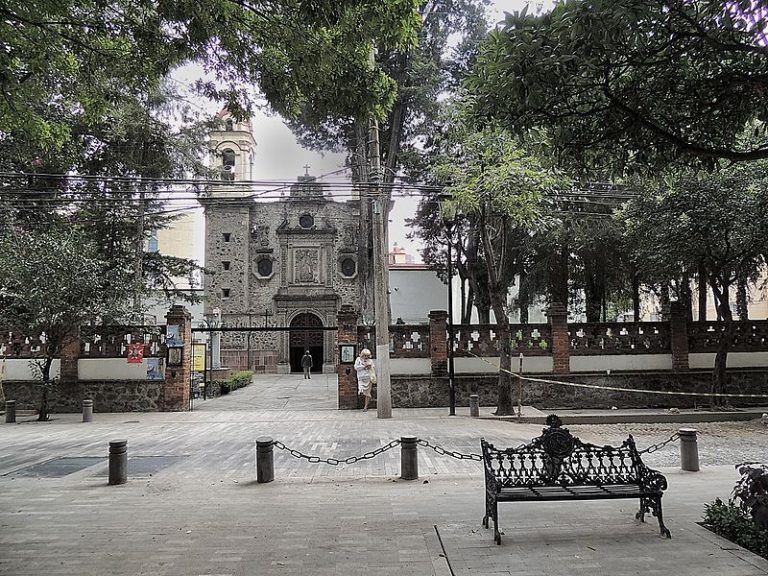 Parroquia San Juan Evangelista y Nuestra Señora de Guadalupe