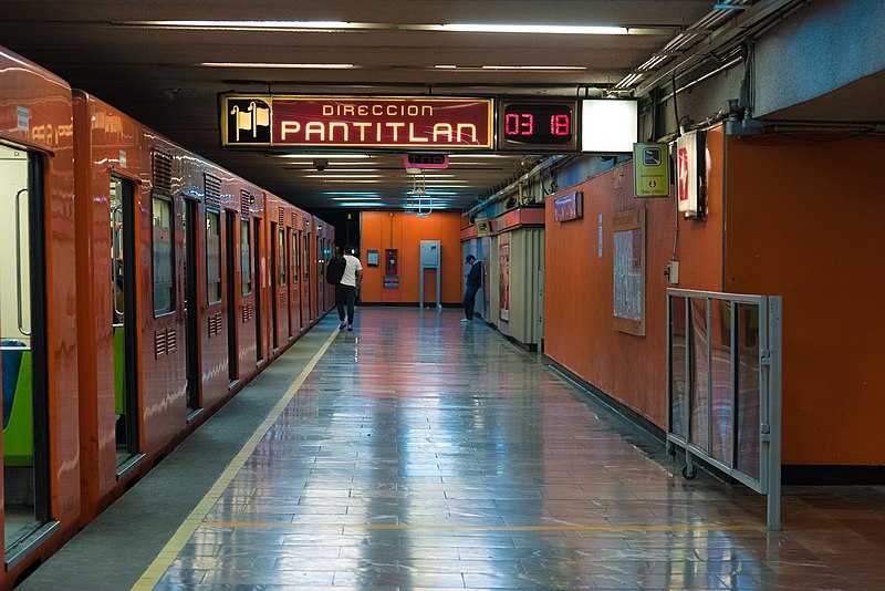 Metro Juanacatlán, San Miguel Chapultepec | Mexico City