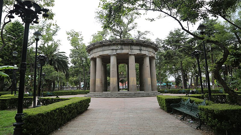 Jardín_de_Santiago,_Ciudad_de_México