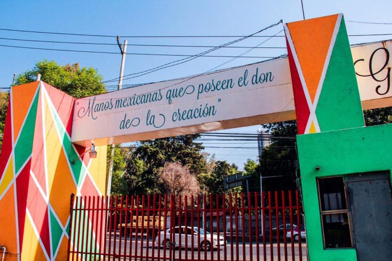 Mercado de muebles Vasco de Quiroga (CREA)