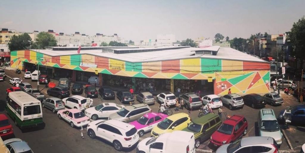 Mercado Portales Everyday Furniture and Antiques Markets