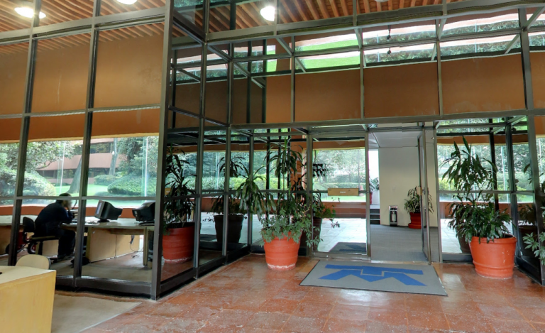 Biblioteca Ernesto de la Peña