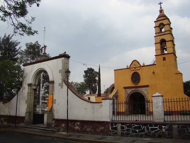 Santiago Tepalcatlalpan Church