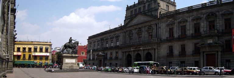 Plaza Manuel Tolsá