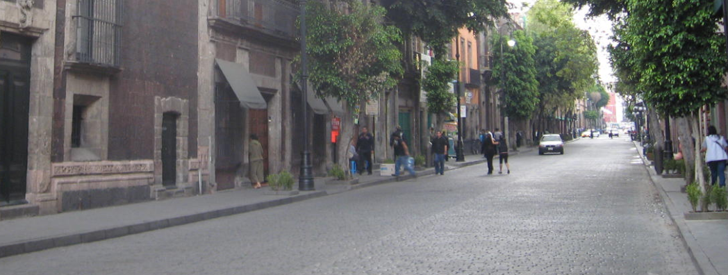 Calle Donceles > > 