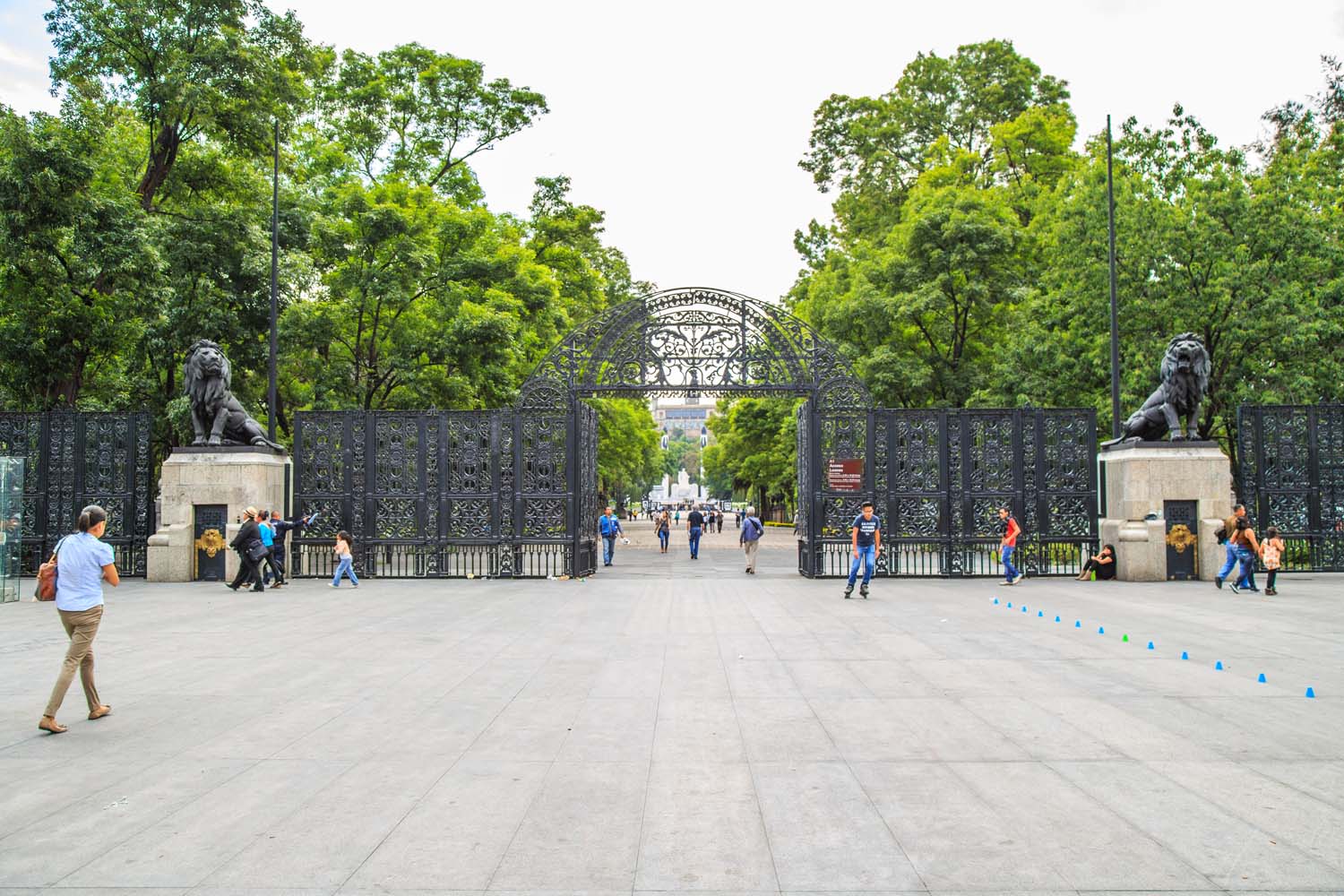 Gate of the Lions, Chapultepec >>