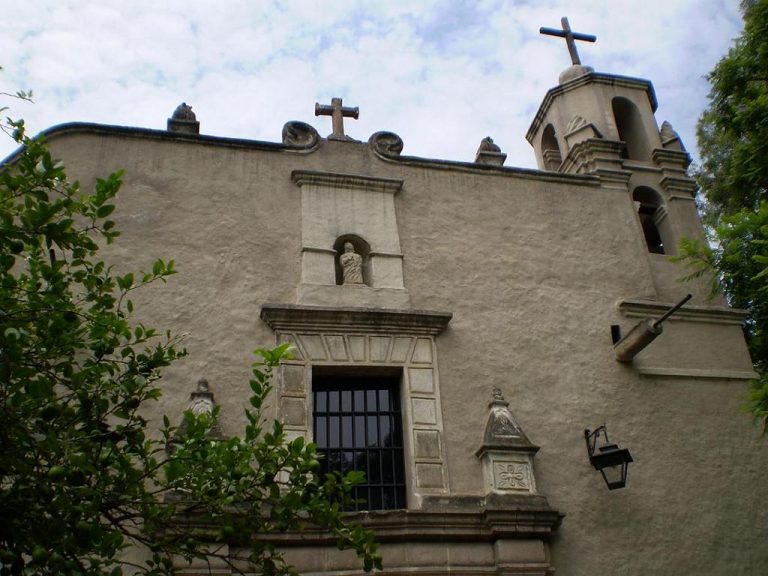 Museo Dolores Olmedo / Ermita San Juan Tzomolco