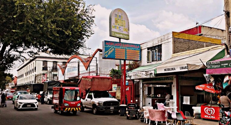 Mercado de Muebles Lagunilla/Varios