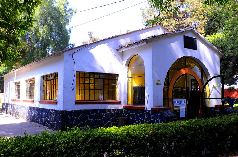 The legacy of José José (Hormibús Tour and tributes in Clavería)